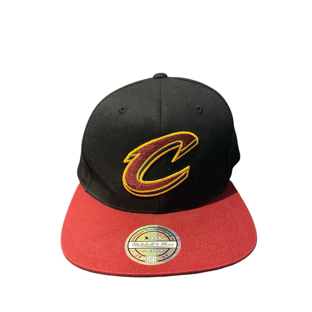 Mitcheel & Ness 110 FlexFit Cleveland Cavaliers snapback hat